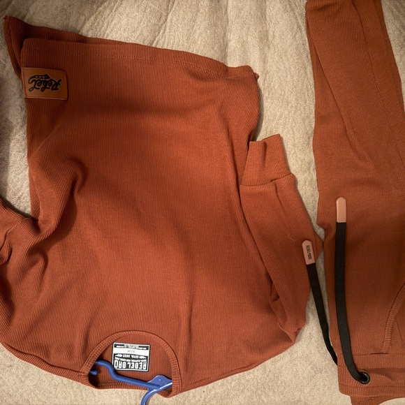 rebel bro Other - Levi's Kids Cozy Rust Set